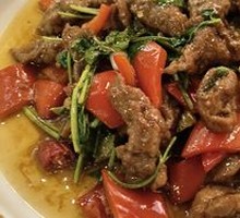 Stir-Fried Beef with Yellow Onion