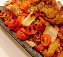 Stir-Fried Beef with Yellow Onion