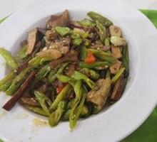 Fifth-grade Pork with Tofu Skin and Green Pepper