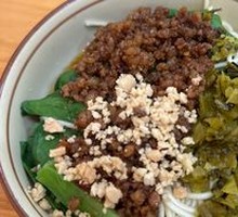 Sour Cabbage and Minced Pork Noodles
