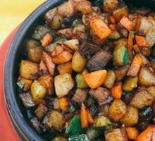 Sauce-Flavored Potato and Beef Rice