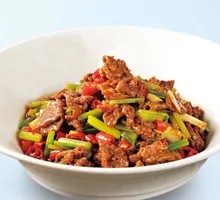Stir-Fried Beef with Yellow Onion