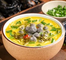 Spicy Sour Golden Soup Noodles