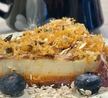 Salted Egg Yolk Mashed Taro Cake with Meat Powder