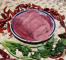 Sliced Pork Kidney with Big Knife