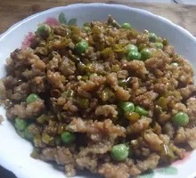 Spicy Pork and String Bean Rice Noodles