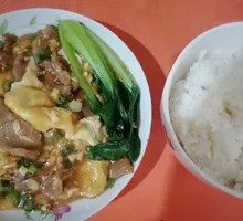 Egg-Soft Beef Stir-Fry
