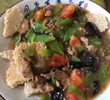 Fried Rice Noodles with Pork