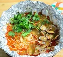 Clear Soup with Clams and Rice Noodles