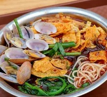 Clam and Snail Noodles