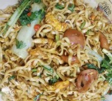 Ham and Egg Fried Noodles