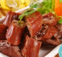 Sauce-Flavored Braised Duck Neck
