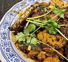 Dry Pot Rabbit Head and Duck Lip Stir-fry