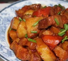 Braised Pork with Potatoes