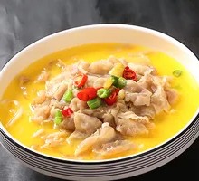 Sour Soup Beef in Clay Pot