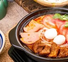 Tomato Beef Hot Pot Rice Noodles