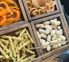 Four-Grid Tea Snacks