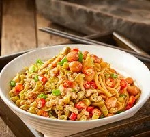 Sour Pickled Beans with Minced Pork Noodles