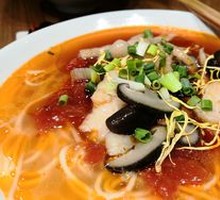 Sauce-dressed Fish and Rice Noodles