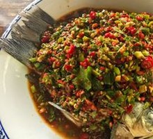Cold-mixed crucian carp