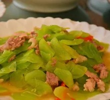 Stir-fried Pork with Lettuce