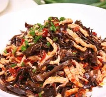 木耳肉丝盖饭