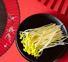 Bean sprouts