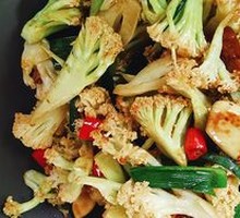 Spicy Stir-Fried Organic Cauliflower