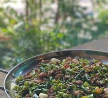 Green Pepper Chicken Stir-fry