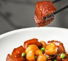 Feng Yan Special Stir-Fried Pork Belly with Chestnuts