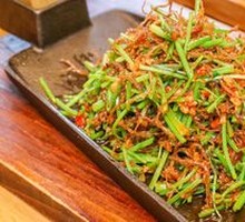 Stir-Fried Beef with Yellow Onion