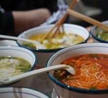 Tomato Beef Noodle Soup with Skin-on Beef