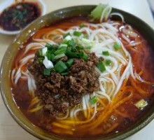 Mixed Sauce Fresh Rice Noodles