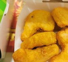 Dicos Handgun Chicken Nuggets / 6 Pieces
