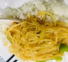 Stir-fried Green Pepper and Potato Noodles with Rice