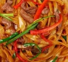 Stir-Fried Rice Noodles with Pork