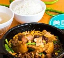 Braised Pig Trotters in Brown Sauce
