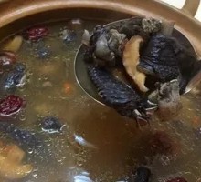 Red Date Chicken Soup with Goji Berries