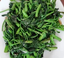 Garlic Stir-Fried Water Spinach