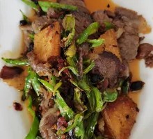 Stir-Fried Beef with Spicy Sauce