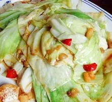 Fried Pork Rind with Cabbage