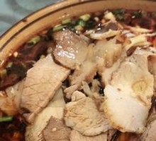 Sour Cabbage Braised Pork Noodles