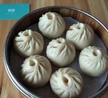 Leg Meat Steamed Bun