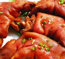 Charcoal-Grilled Pig Trotters