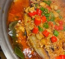 Rich Garlic Roasted Qian Fish