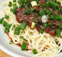 Li Yu Bai Zha Jiang Noodles