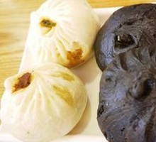 Li and Bai Sauce Pork Bun