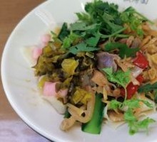 Spicy Chicken Offal Noodles with Hand-Cut Noodles