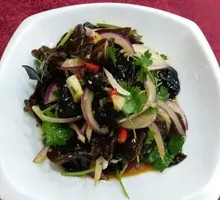 Shredded Onion with Wood Ear Mushrooms