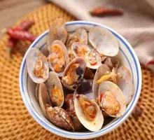 Clam and Snail Noodles